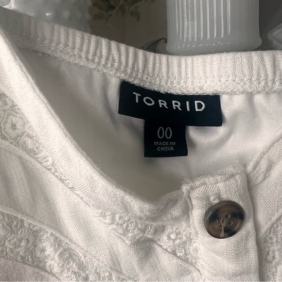 Pretty camisole top - Picture 6 of 8